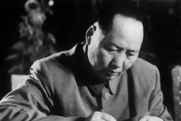 中国开国八大领袖排行榜：宋庆龄上榜，毛泽东居魁首