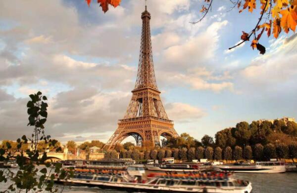 法国十大著名景点：埃菲尔铁塔、卢浮宫双双上榜