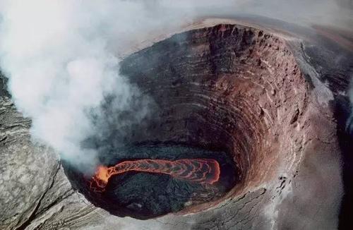 世界上最大的岩浆湖 基拉韦厄火山直径4027米