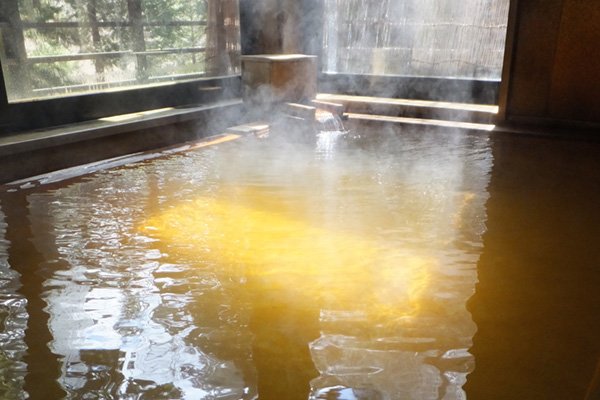 世界上最冷的温泉，水温只有2℃最适合夏天泡