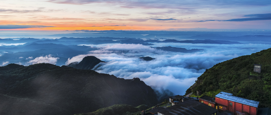 广西十大山峰排行榜：十万大山上榜，第一是华南第一