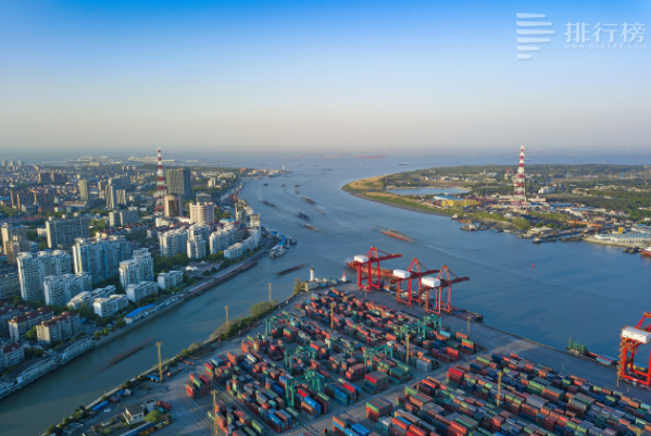 全球十大最繁忙的港口：中国多个港口上榜其中上海排第一