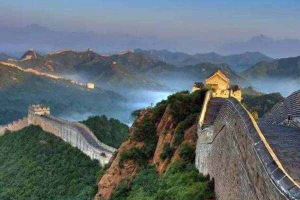 世界十大建筑奇迹：埃及金字塔入榜，中国长城居首