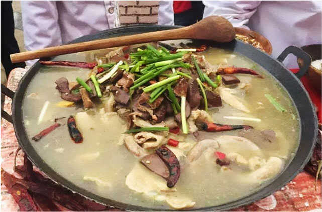 广西人爱吃的7种奇葩美食，你吃过哪几种吗？