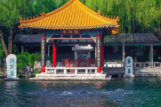 济南旅游必打卡十大景点，济南必去的景点排行榜