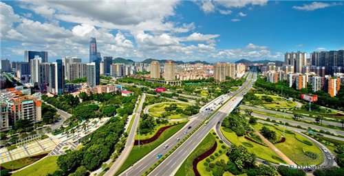 2015年东莞经济总量在全国大中城市的排名