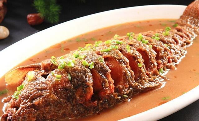 河南六大特色美食，红烧黄河大鲤鱼排第一位
