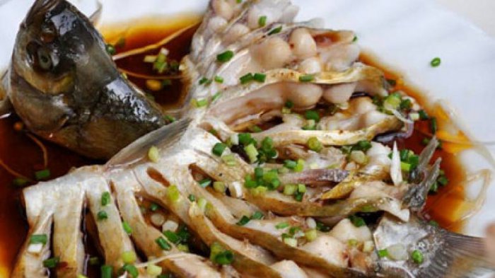 中国七大经典名菜：东坡肉上榜，武昌蒸鱼居首
