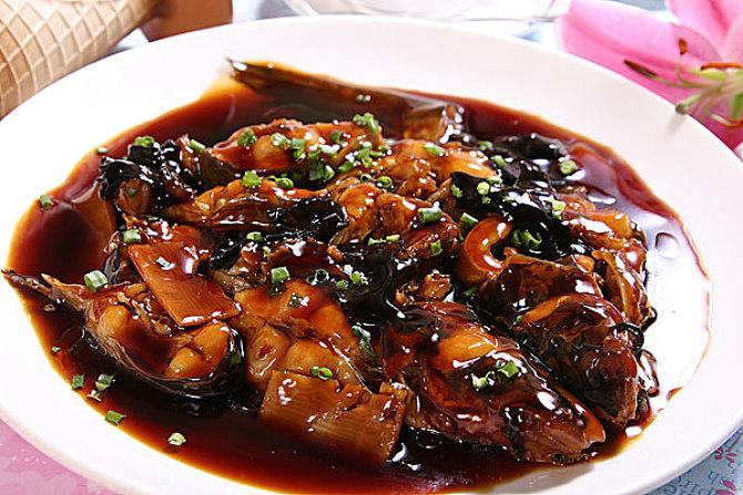 上海旅游必尝七种特色美食，红烧鮰鱼排第一