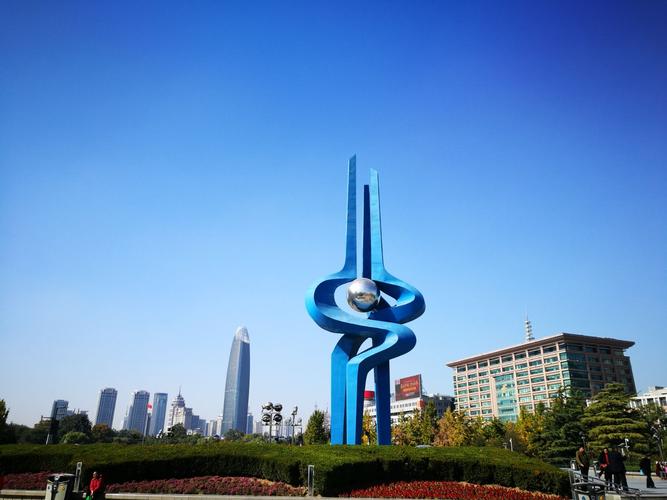 山东济南著名的六大地标建筑：济南绿地中心上榜，泉城广场排第一