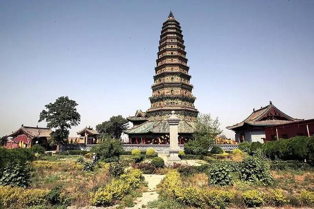 世界上最早的多彩琉璃宝塔：飞虹塔建于东汉，高度47.31米