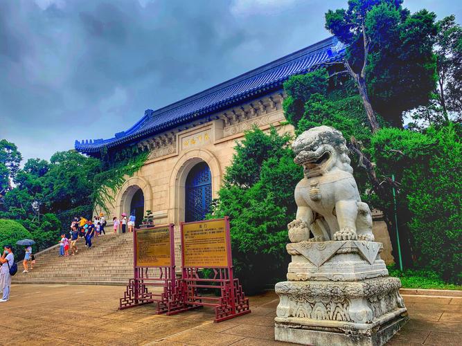 南京旅游景点排行榜前十名：栖霞山上榜，中山陵居第一位