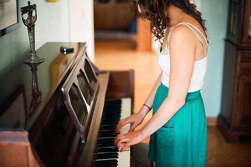 主角是许灵安向阳的小说免费阅读全文大结局