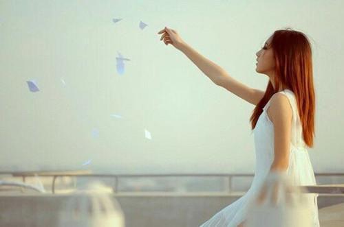 我给弟弟的顶奢代言，却被女友捧的新人抢走小说 我给弟弟的顶奢代言，却被女友捧的新人抢走扶正