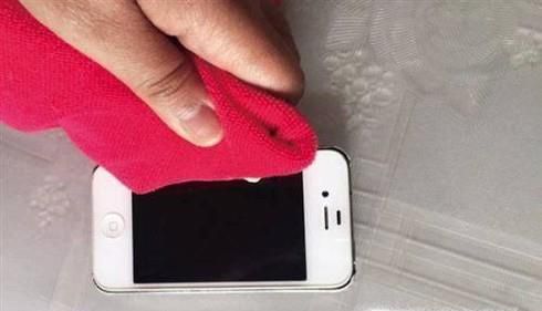 手机屏幕有刮痕怎么办