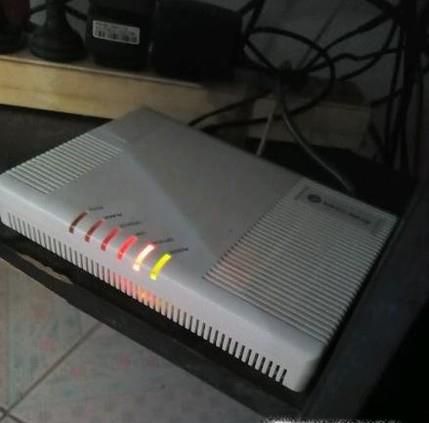 光纤猫亮起红灯不能上网怎么办?