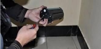 爱普生打印机中间红灯一直亮是怎么回事