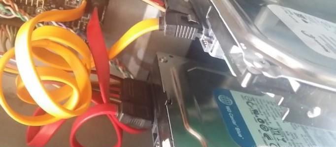 如何在原有的硬盘上增加一块硬盘