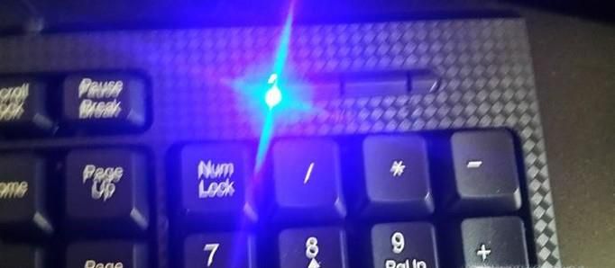 电脑关了键盘灯一直亮着是什么问题？