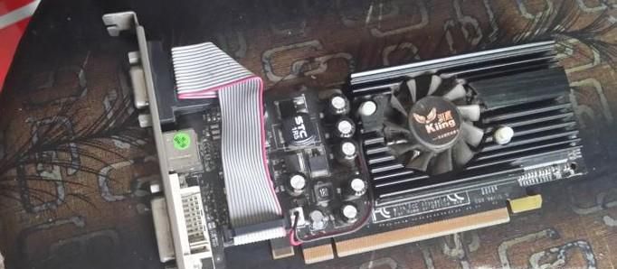 如何安装显卡和主机连接显示器