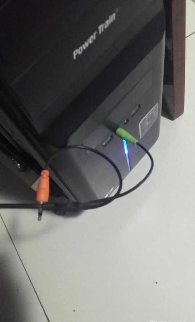 插上耳机后耳机没有声音并且有外音