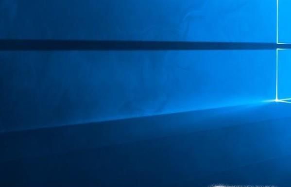 如何把任务栏固定在电脑桌面底部？