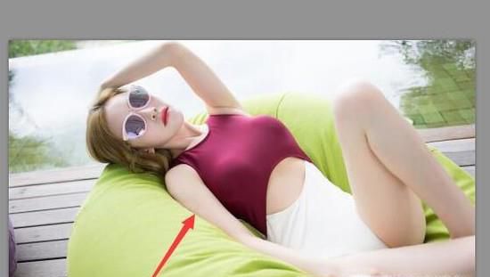 用photoshop给人物换衣服