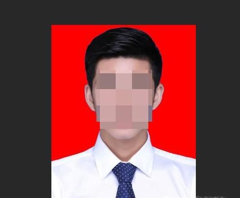 证件照如何把蓝底换成红底的照片