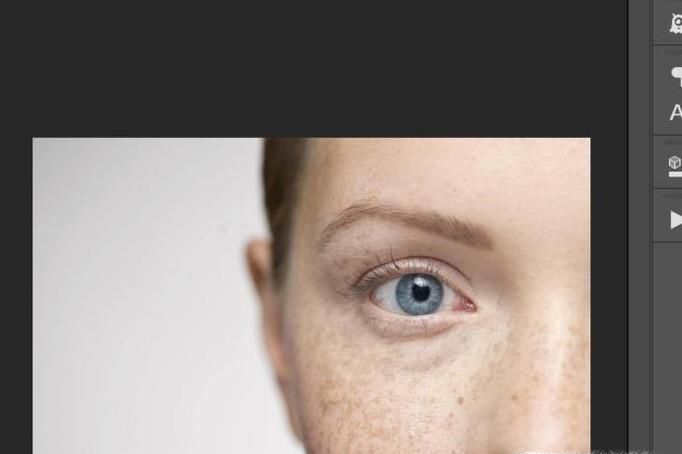 如何使用Photoshop中的污点修复工具？