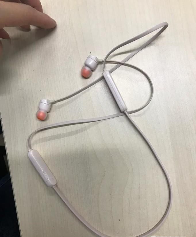 蓝牙耳机怎么和手机连接