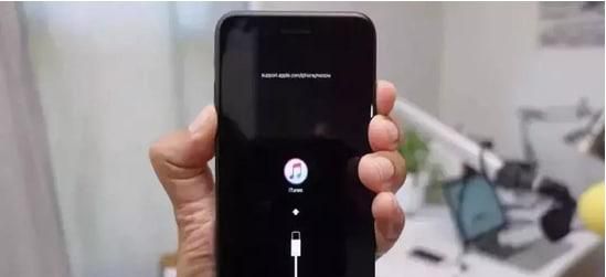 iphone黑屏但是有震动怎么办
