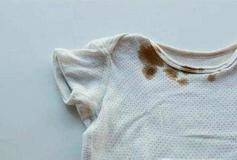 衣服油渍怎样清洗掉