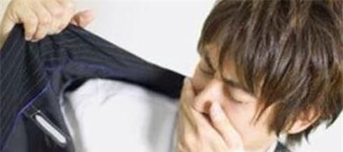 衣服洗了没多久有很大汗臭味如何解决？