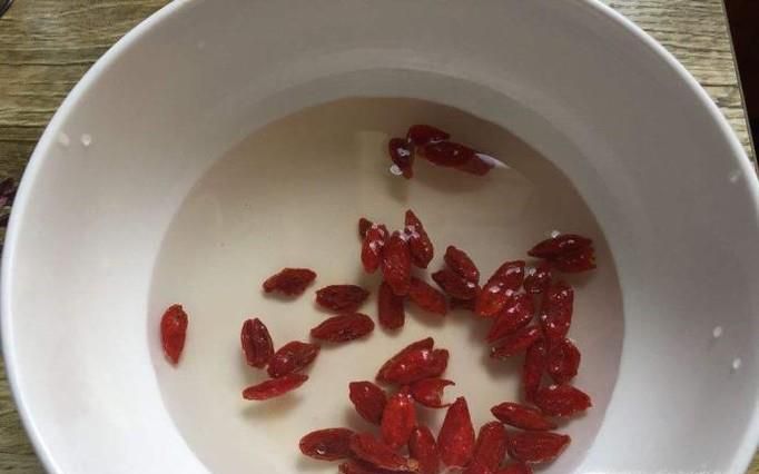 枸杞泡水喝的正确方法