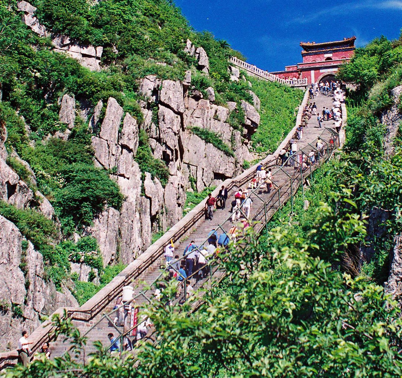 泰山有多少台阶？