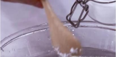 如何清洗干净小龙虾？