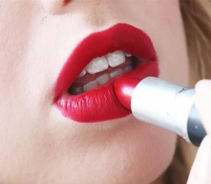 mac口红是哪个国家的?