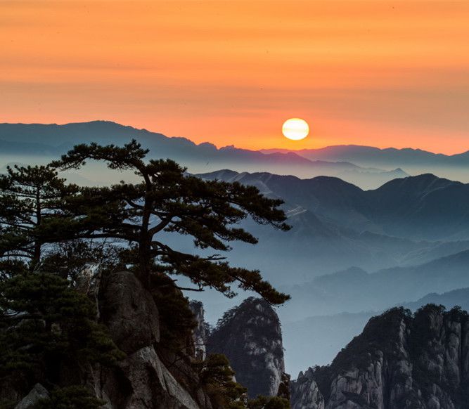 五岳归来不看山下一句？