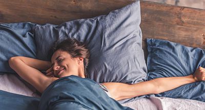 冬至后，“睡懒觉”亦为一种有效养生方式，老少皆宜