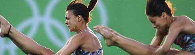 跳水运动员为何出水后立刻去淋浴？