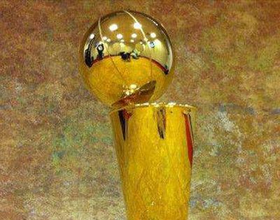 NBA总冠军奖杯是以谁的名字命名的？