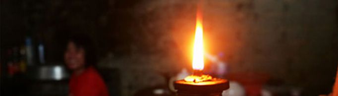 为什么煤油灯需要借助灯芯才能燃烧?