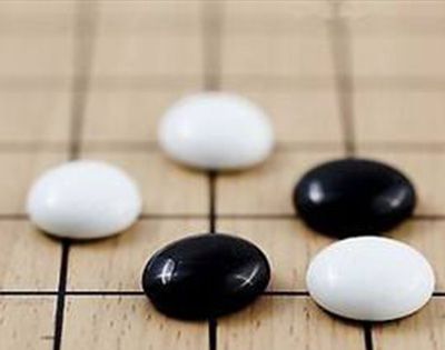 围棋的黑子比白子大吗