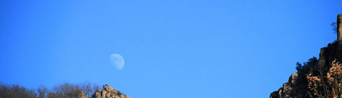 为什么有时候白天也能看到月亮？