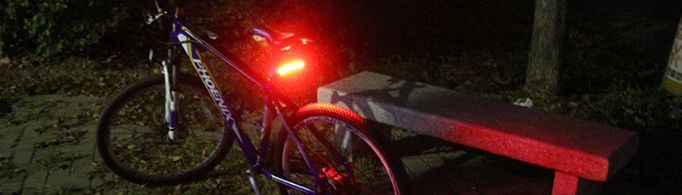 自行车为灯里没有灯泡为什么能发亮？