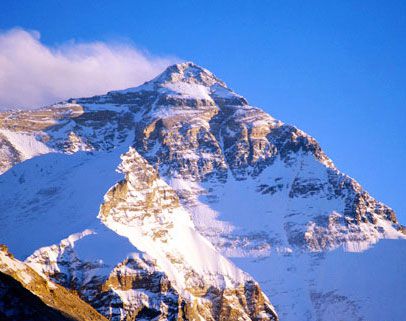 高山顶部的雪为什么常年不化?