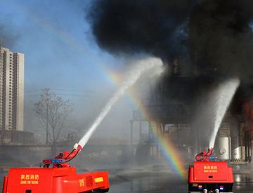 热水和冷水哪个灭火效果更好?