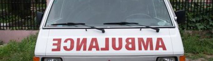 为何救护车上的AMBULANCE反着写?