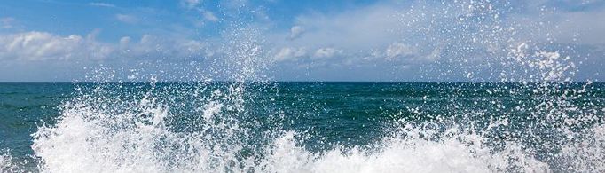 为什么浪花是白色的?