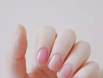 人的哪个手指指甲长得最快?